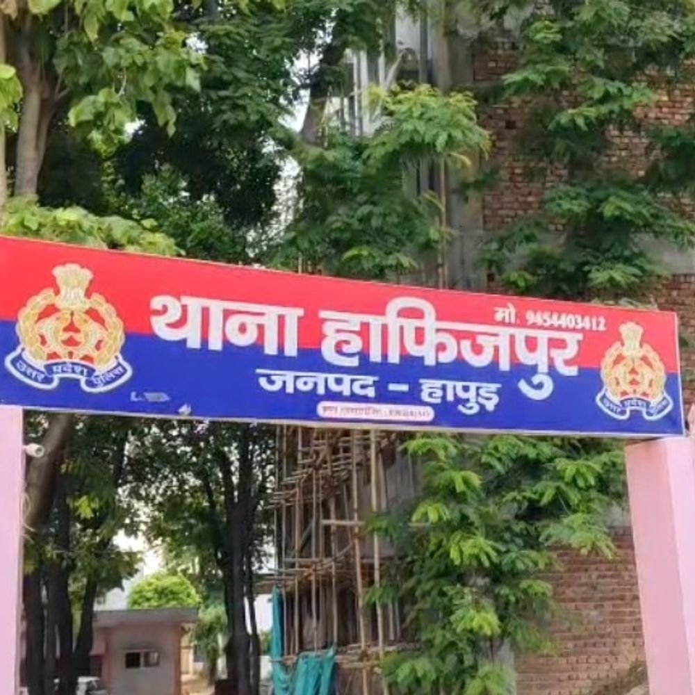 हापुड़ में तमंचे के बल पर महिला से दुष्कर्म:वीडियो पोस्ट करने की धमकी देकर किया शोषण, आरोपी पर केस दर्ज