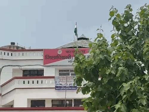 गोरखपुर की वोटर लिस्ट में 1000 पुरुषों पर 831 महिलाएं:फिर शुरू हुआ महिला वोटरों की संख्या बढ़ाने का अभियान