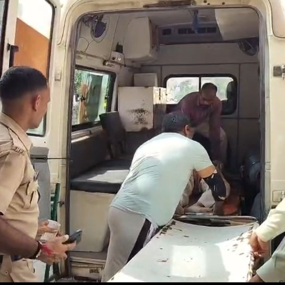 फफूंद रेलवे स्टेशन पर DFC लाइन पर ट्रेन से हादसा:दिबियापुर के राकेश वर्मा की मौत, चार दिन बाद रिश्तेदारी से लौटे थे
