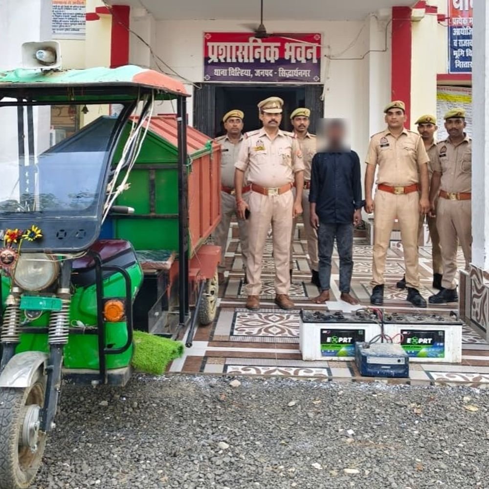 पंचायत भवन में चोरी का खुलासा, 24 घंटे में आरोपी:ई-रिक्शा, दो बैटरी और इन्वर्टर भी बरामद