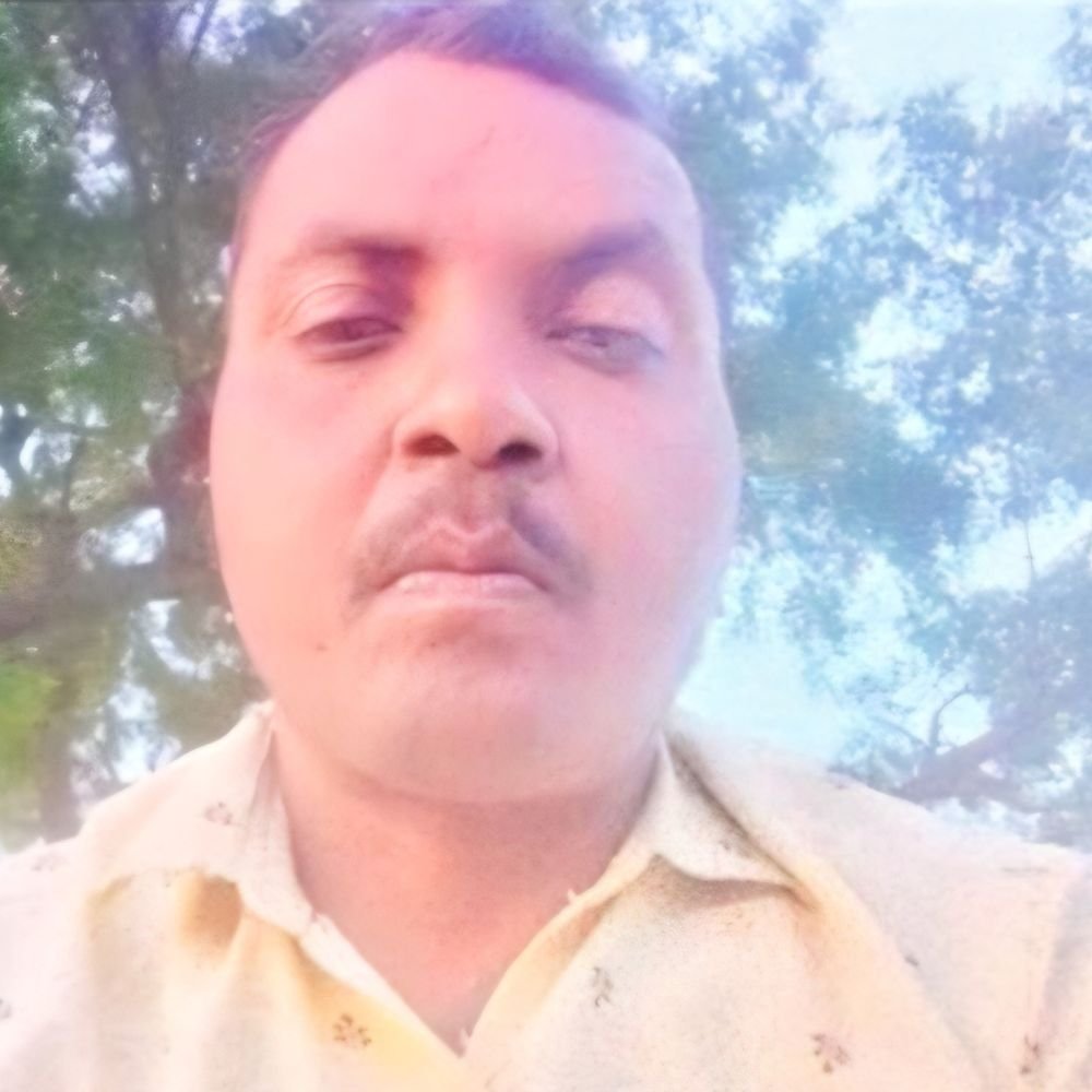 जालौन में ट्रैक्टर पलटने से चालक की मौत:डॉक्टरों ने किया मृत घोषित, परिजनों में शोक का माहौल