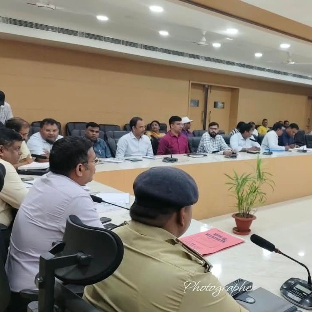 संतकबीरनगर में 25, 30 अक्टूबर और 1 नवंबर को PET:8 केंद्र बनाए, सीसीटीवी और सुरक्षा व्यवस्था दुरुस्त रखने के निर्देश