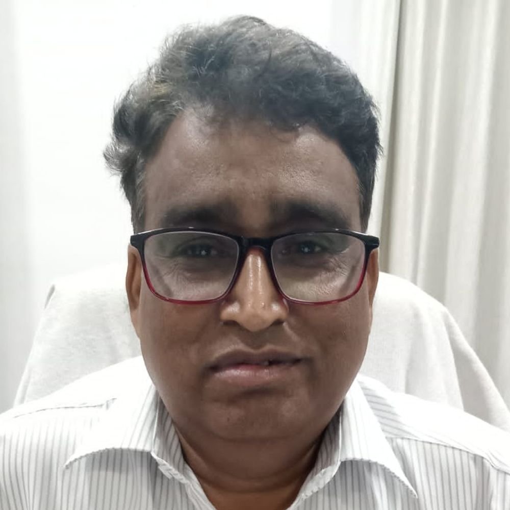 झोलाछाप इलाज में लापरवाही पर नोडल अधिकारी हटाए गए:कानपुर देहात में डॉ. सुखलाल वर्मा से छीना प्रभार, डीएम की नाराजगी के बाद कार्रवाई