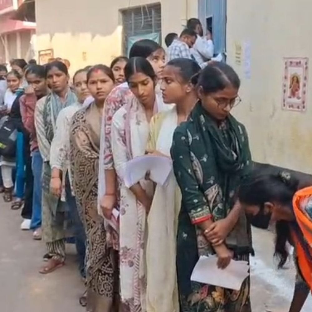 मिर्जापुर में PET अभ्यर्थियों के ठहरने की व्यवस्था:30 अक्टूबर और 1 नवंबर को होगी परीक्षा, 24 केंद्रों पर एग्जाम
