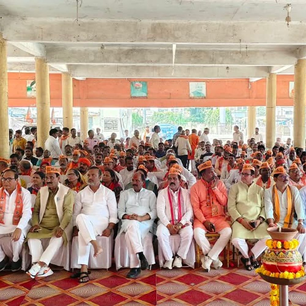 ज्ञानपुर में भाजपा ने सेवा ज्योति यात्रा निकाली:विकसित भारत संकल्प सभा में पीएम मोदी का संबोधन सुना
