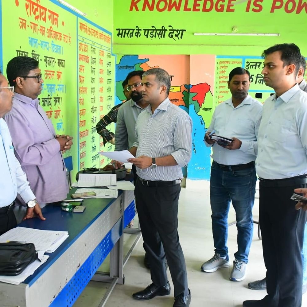 प्रयागराज में मतदाता सूची से कोई पात्र नागरिक न छूटे:डीएम ने दिए निर्देश, 12 नवंबर को जारी होगी सूची, 11 दिसंबर तक दर्ज होंगी आपत्तियां