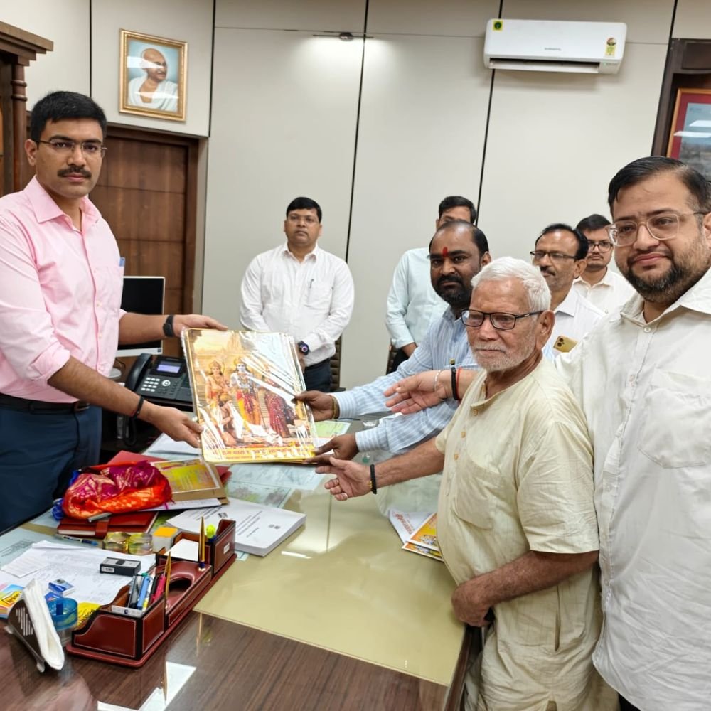 आगरा में राम बारात की तैयारी:अधिकारियों से मिला प्रतिनिधिमंडल, क्षतिग्रस्त सड़कों की मरम्मत के निर्देश
