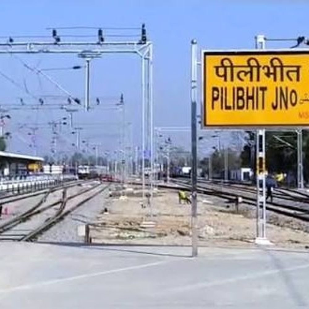 गोरखपुर-इज्जतनगर एक्सप्रेस का समय बदला:नई समय-सारिणी 1 नवंबर से लागू; पीलीभीत से वापसी ट्रेन शाम 6:05 बजे रवाना होगी