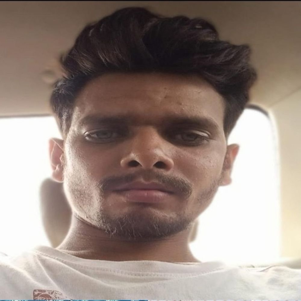 सुल्तानपुर में ऑटो-बाइक टक्कर, एक युवक की मौत:दूसरा गंभीर घायल लखनऊ रेफर, 25 दिन पहले घर लौटा था मृतक