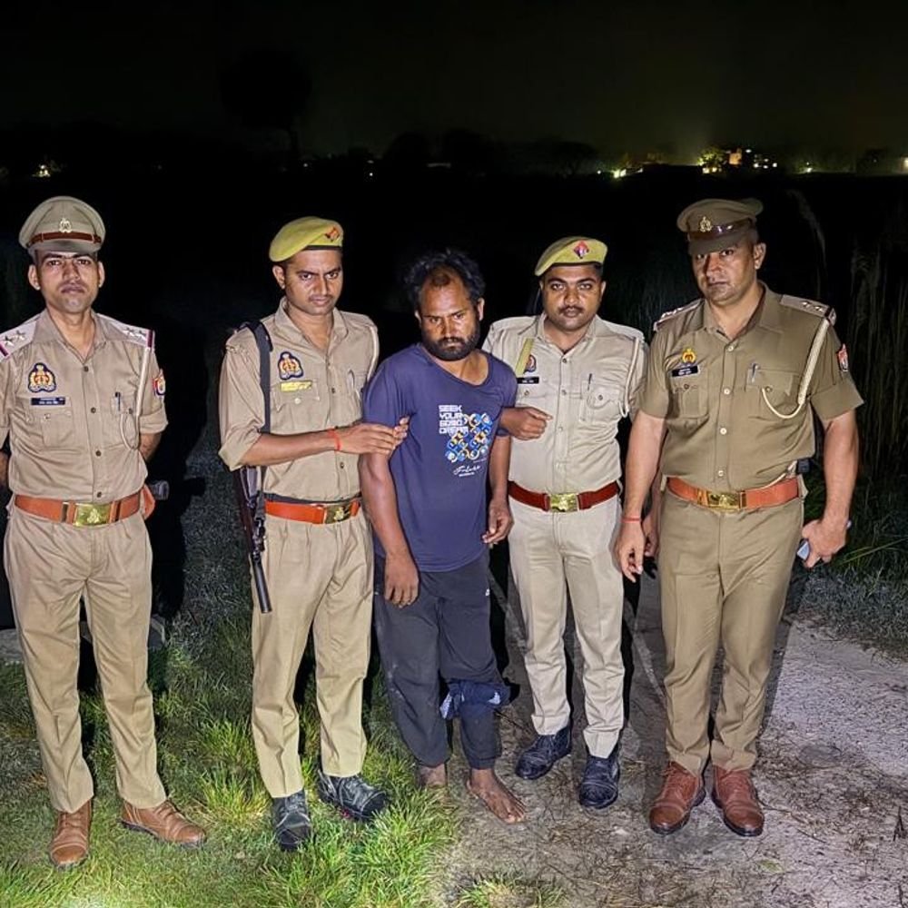 बलिया में आधी रात में गौ तस्कर का हाफ एनकाउंटर:तमंचा और कारतूस बरामद, सड़क पर घूम रहे गोवंश को काटने के लिए बिहार भेजता था