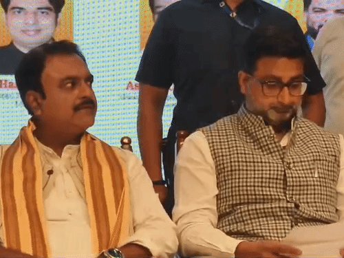 कानपुर में मंत्री दानिश आजाद अंसारी पहुंचे:बोले- ओवैसी भी यूपी में बेहतर सड़क और सुरक्षा दिखते होंगे, कांग्रेस के पीछे विदेशी ताकतें