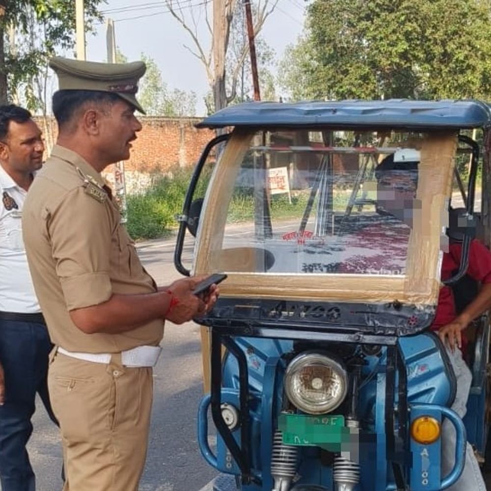 हाईवे पर ई-रिक्शा चलाने वालों पर कार्रवाई:39 के चालान, 3 ई-रिक्शा जब्त; प्रतिबंधित मार्गों पर लगातार चेकिंग