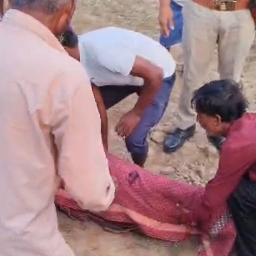 बदायूं में मजदूरी मांगने पर युवक को पीटा:खेत में बेहोश पड़ा रहा, धान झाड़ने के काम के 400 रुपए देने पर विवाद; केस दर्ज