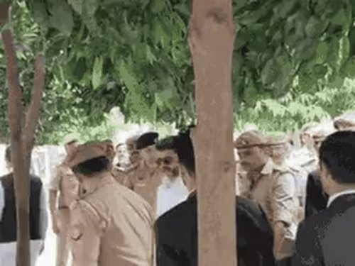 पूर्व सपा ब्लॉक प्रमुख पर गोतस्करी में एक और FIR:प्रयागराज में 2 दिन पहले जेल से छूटा, गोवंश तस्करी में पकड़े गए युवक ने कबूला नाम