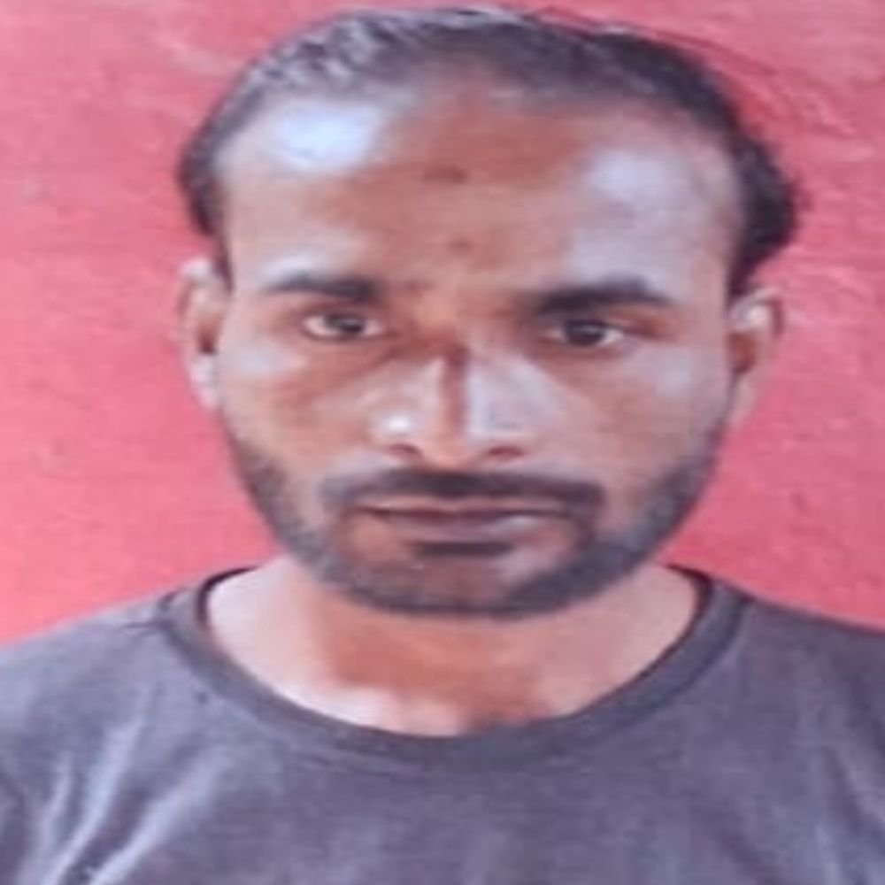 शाहजहांपुर में करवाचौथ की रात पति ने लगाई फांसी:पत्नी बेटे को लेकर प्रेमी के साथ भाग गई थी, पहले भी खाया था जहर