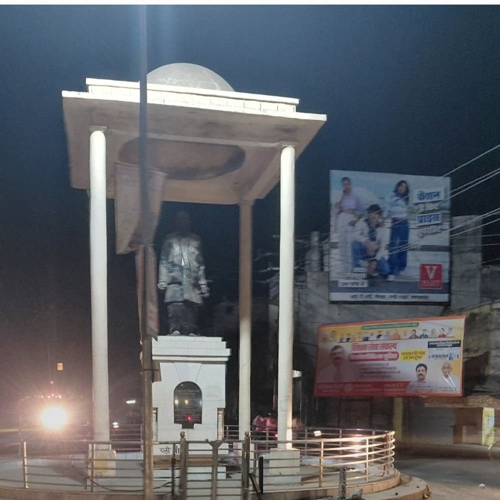 पीईटी परीक्षा के लिए फर्रुखाबाद में रूट डायवर्जन:रविवार सुबह 6 से रात 8 बजे तक भारी वाहन जिले की सीमाओं पर रोके जाएंगे