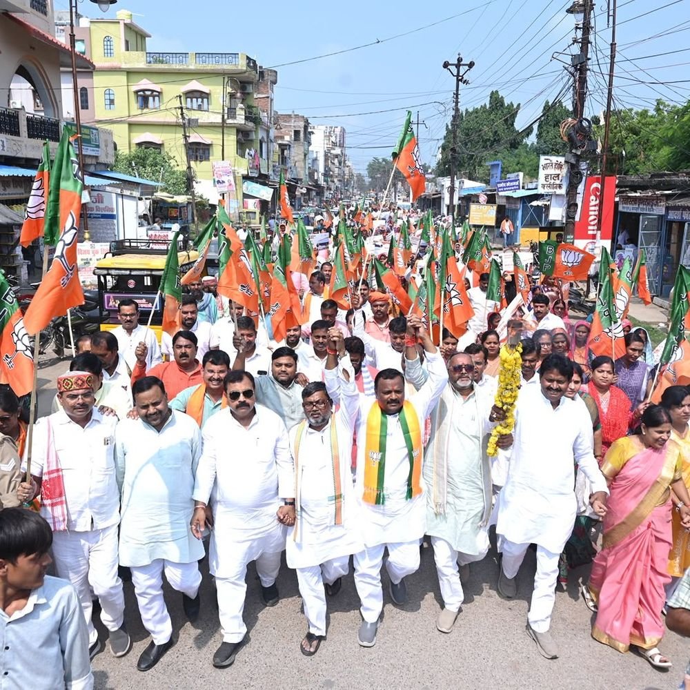 सोनभद्र में भाजपा ने निकाली सेवा ज्योति यात्रा:कार्यकर्ताओं ने पीएम मोदी का संबोधन सुना, सेवा और राष्ट्रहित का संदेश दिया