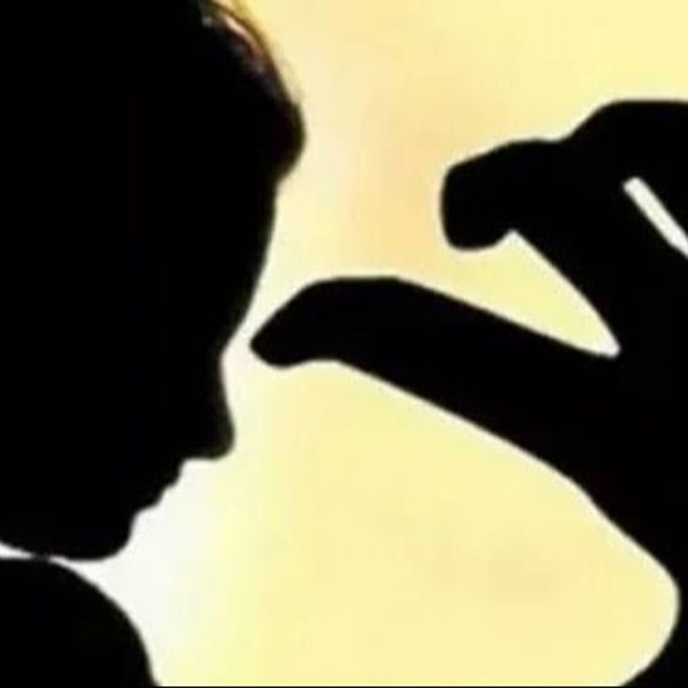 ये भाजपा के नेता, इसलिए नहीं हो रही गिरफ्तारी:अलीगढ़ में गैंगरेप के आरोपों में घिरे 3 नेताओं की गिरफ्तारी की मांग, महिला पहुंची डीएम के पास