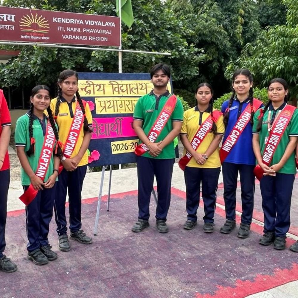 प्रयागराज में तेजस और अदिति केंद्रीय विद्यालय के कप्तान बने:अलंकरण समारोह में नया विद्यार्थी परिषद गठित, शपथ दिलाई गई