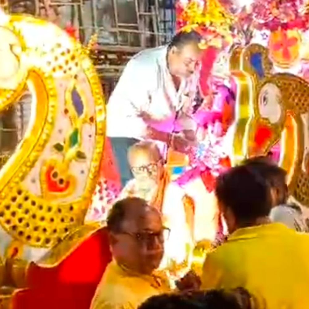 सुल्तानपुर में 112 साल पुरानी रामलीला शुरू:शिव बारात के साथ निकली शोभायात्रा, 14 दिन तक अयोध्या के कलाकार करेंगे मंचन