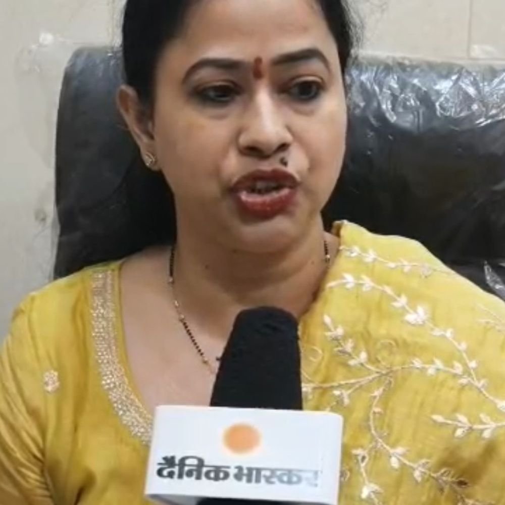 जरूरतमंद महिलाओं-बच्चियों को मुफ्त आयुर्वेदिक इलाज:देवरिया की डॉ. सुगंधी आयुर्वेद को बढ़ावा देने के साथ कर रहीं मदद