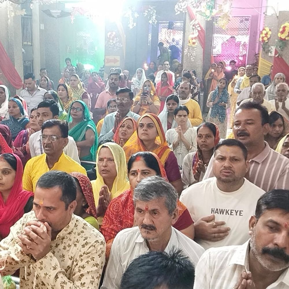 नवरात्रि के सातवें दिन मां कालरात्रि की पूजा हुई:उन्नाव के मंदिरों और घरों में उमड़ी भक्तों की भीड़, दुर्गा सप्तशती का पाठ हुआ