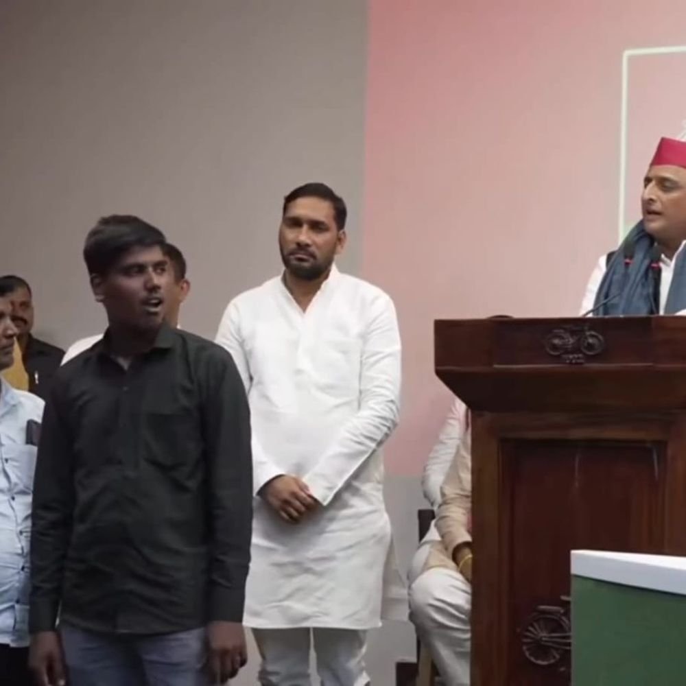 वोटर लिस्ट में एक नाम 13 बार दर्ज:आजमगढ़ में 5 BLO और कंप्यूटर सहायक हटेंगे, तत्कालीन SDM समेत 3 अफसरों पर भी कार्रवाई