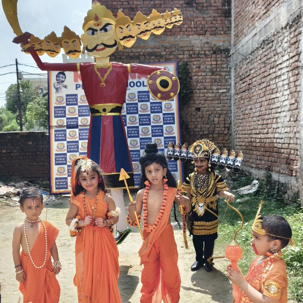 गाजीपुर के स्कूल में रावण दहन कार्यक्रम:बच्चों ने रचाई श्रीराम लीला प्रस्तुति, शिक्षकों ने सिखाए मर्यादा के पाठ