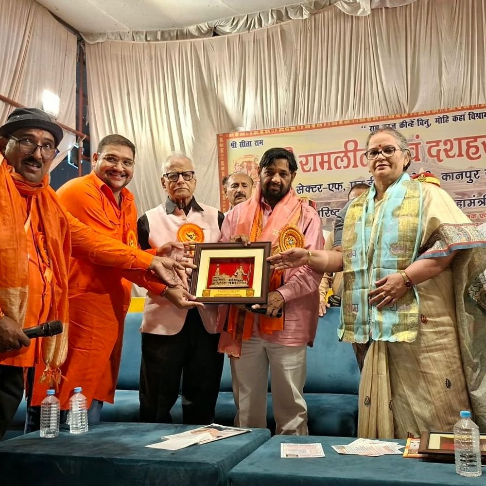 एलडीए कॉलोनी में रामलीला:दशहरा मेले, शोभायात्रा और रावण दहन, जय श्रीराम के उद्घोष से गूंजा मैदान