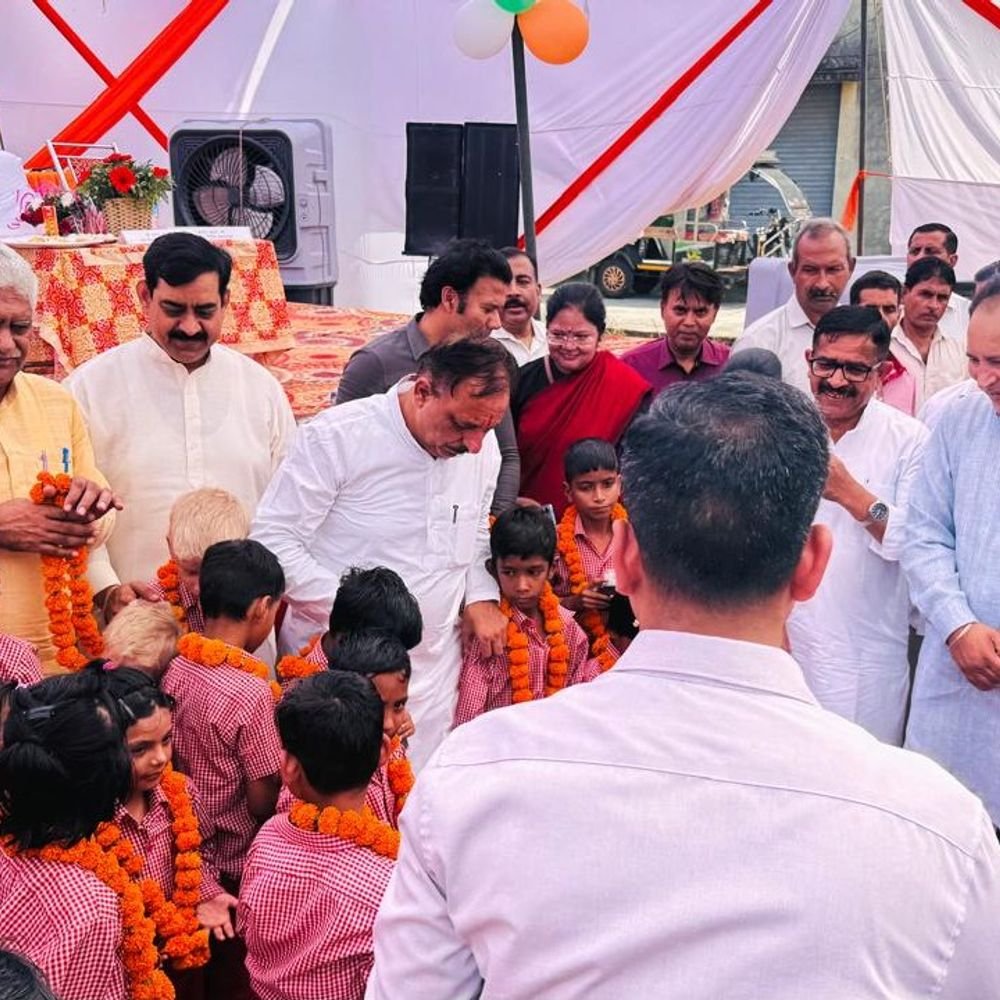 सहारनपुर में दिव्यांगों को 15 मोटराइज्ड ट्राईसाइकिल मिलीं:गांधी जयंती पर सैकड़ों सहायक उपकरण बांटे गए, बेटियों को शादी प्रमाण-पत्र भी मिले