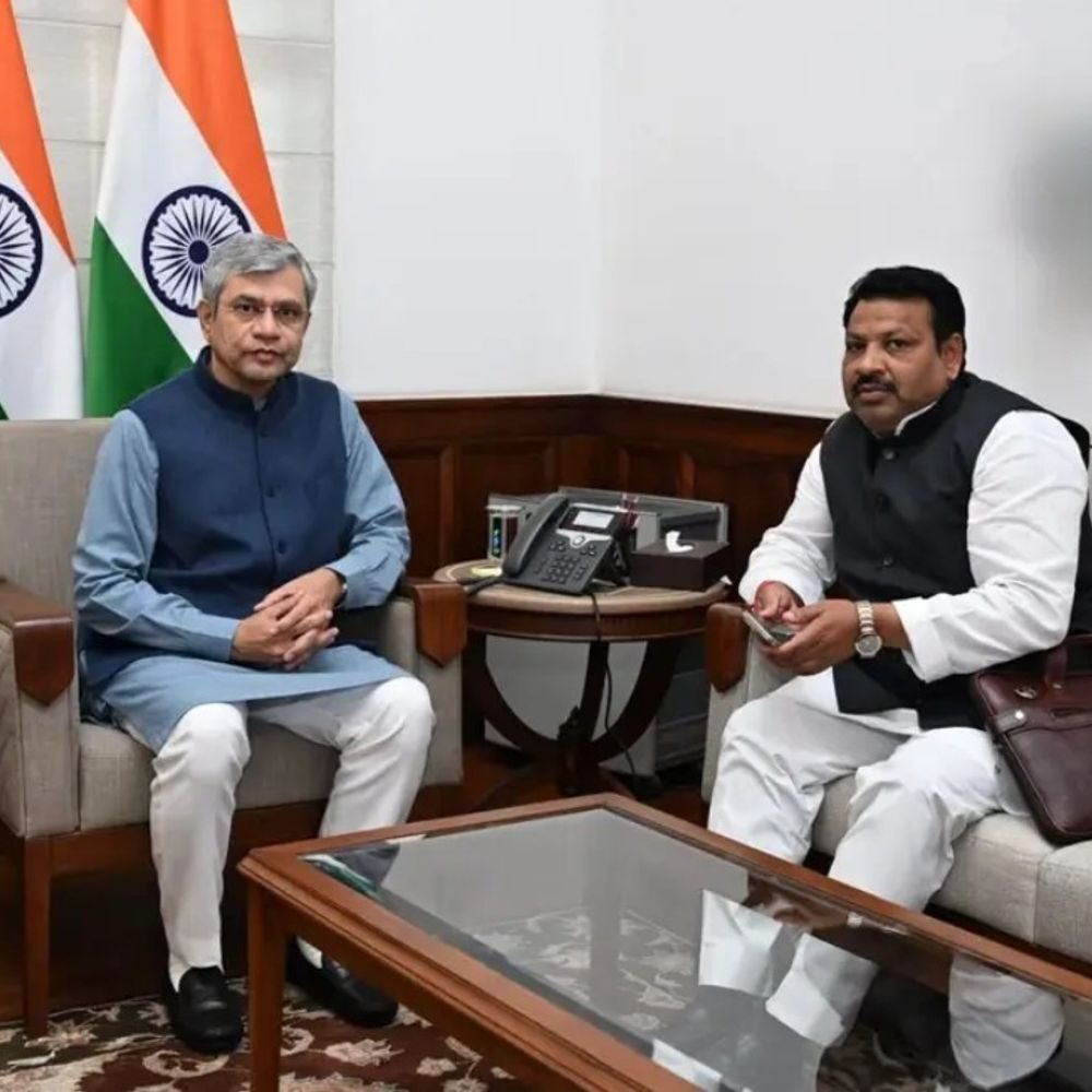 हाथरस जंक्शन से दो ट्रेनों के संचालन को मंजूरी:अमृत भारत एक्सप्रेस और कानपुर-अनंद विहार मेल का मिलेगा लाभ