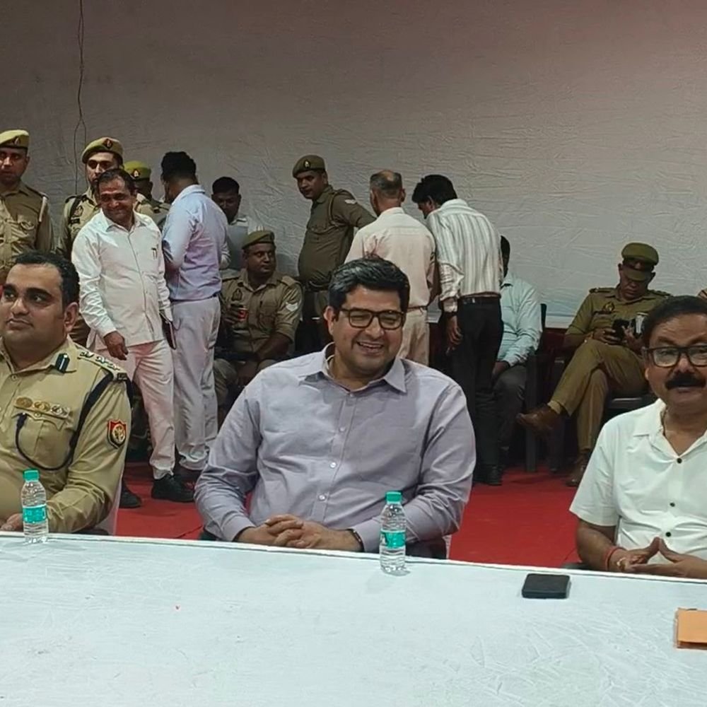 बरेली-मुरादाबाद शिक्षक MLC चुनाव में 73% मतदान:कमिश्नर बोले-संजय कम्युनिटी हॉल के स्ट्रांग रूम में रखी जा रही चुनाव सामग्री