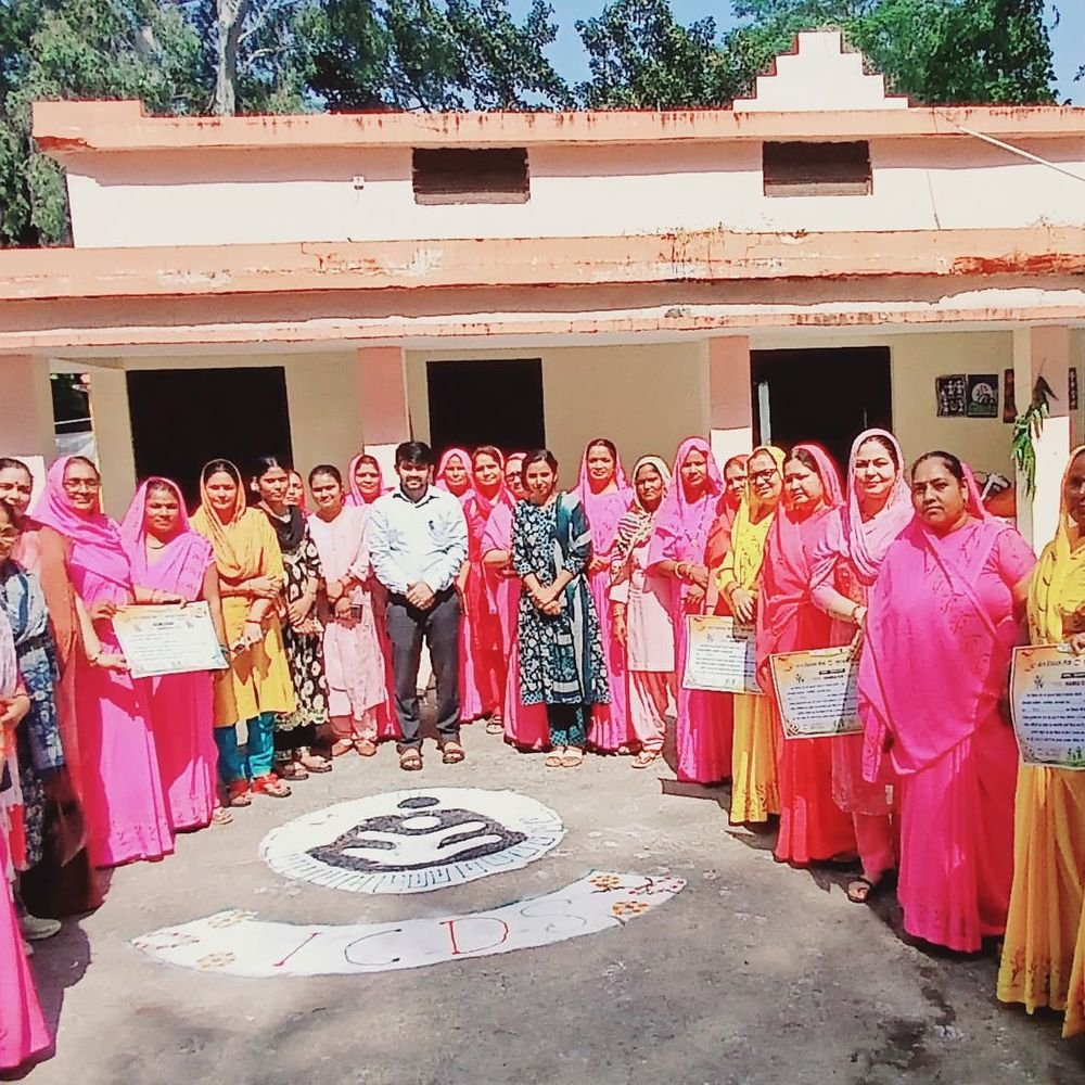आंगन का उत्सव कार्यक्रम आयोजित:शाहपुर में आंगनवाड़ी कार्यकत्रियों का हुआ सम्मान, स्वस्थ बच्चों को बांटी पोषण पोटली