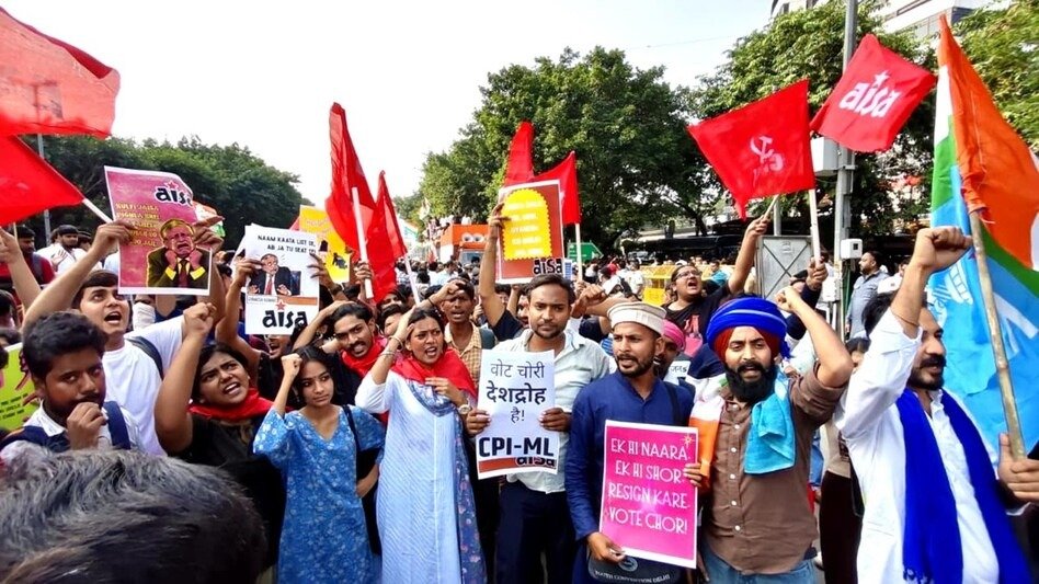 ज्ञानेश कुमार के खिलाफ दिल्ली में प्रदर्शन, उच्चतम न्यायालय तक पहुंचा विपक्ष का मार्च