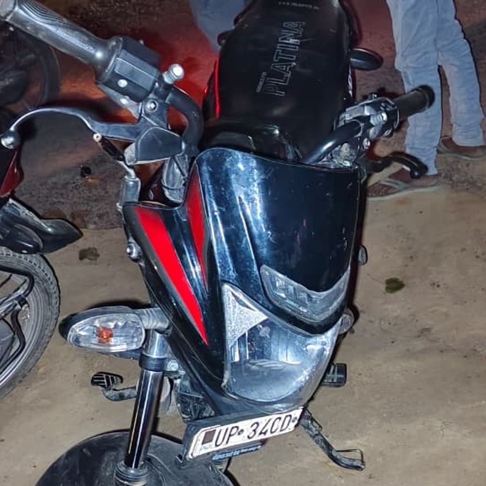 ट्रैक्टर की टक्कर से बाइक सवार युवक की मौत:सीतापुर में 11 साल का किशोर घायल, पुलिस ने दोनों वाहन कब्जे में लिए