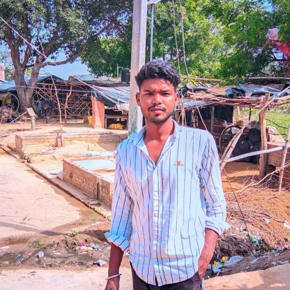 औरैया में पेड़ से लटका मिला युवक का शव:मारपीट और धमकी का आरोप, मां बोली- सुसाइड नोट में दरोगा समेत 4 लोगों के नाम