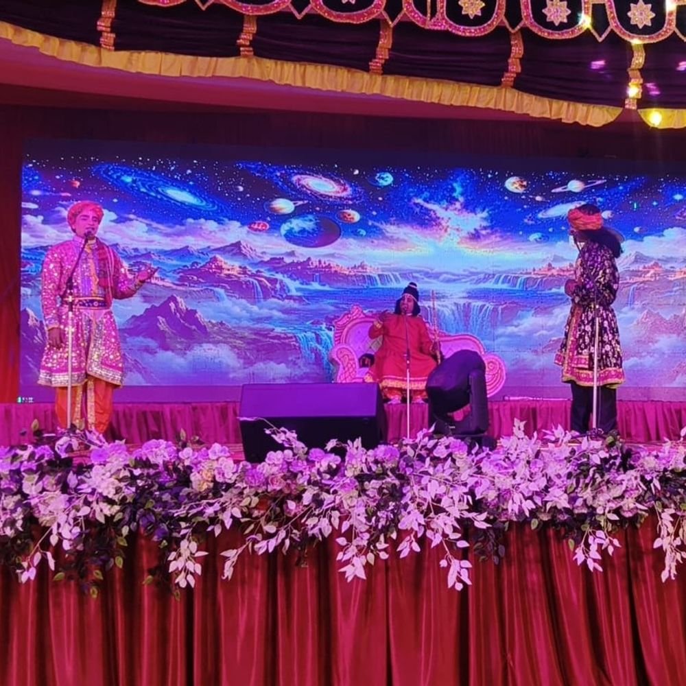 उन्नाव में रामलीला के मंचन से गूंजा रामलीला मैदान:देर रात तक जुटे रहे दर्शक, परिवार के साथ पहुंचे श्रद्धालुओं में दिखा उत्साह