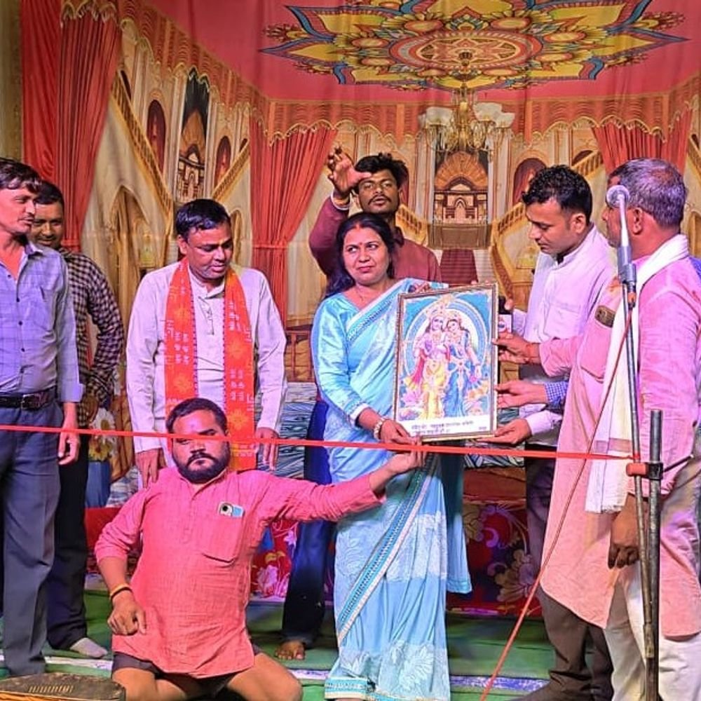 पूर्व IAS दिव्या मित्तल लहुरियादह गांव जाएंगी:78 साल की बुजुर्ग महिला से करेंगी मुलाकात, रात में रामलीला में भी होंगी शामिल