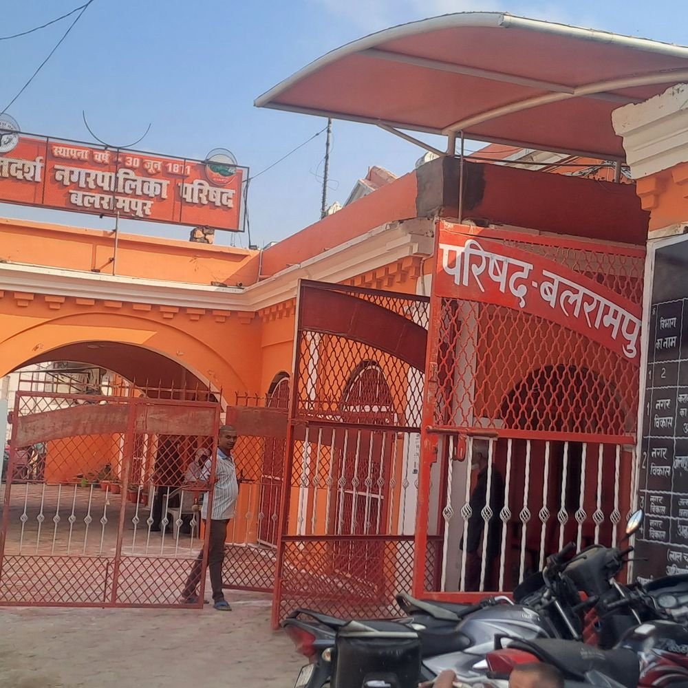 विवादित जमीन पर सड़क बनाने पर ईओ समेत 3-को नोटिस:HC के 14 जनवरी के आदेश का उल्लंघन का आरोप, 5 नवंबर को देना होगा जवाब