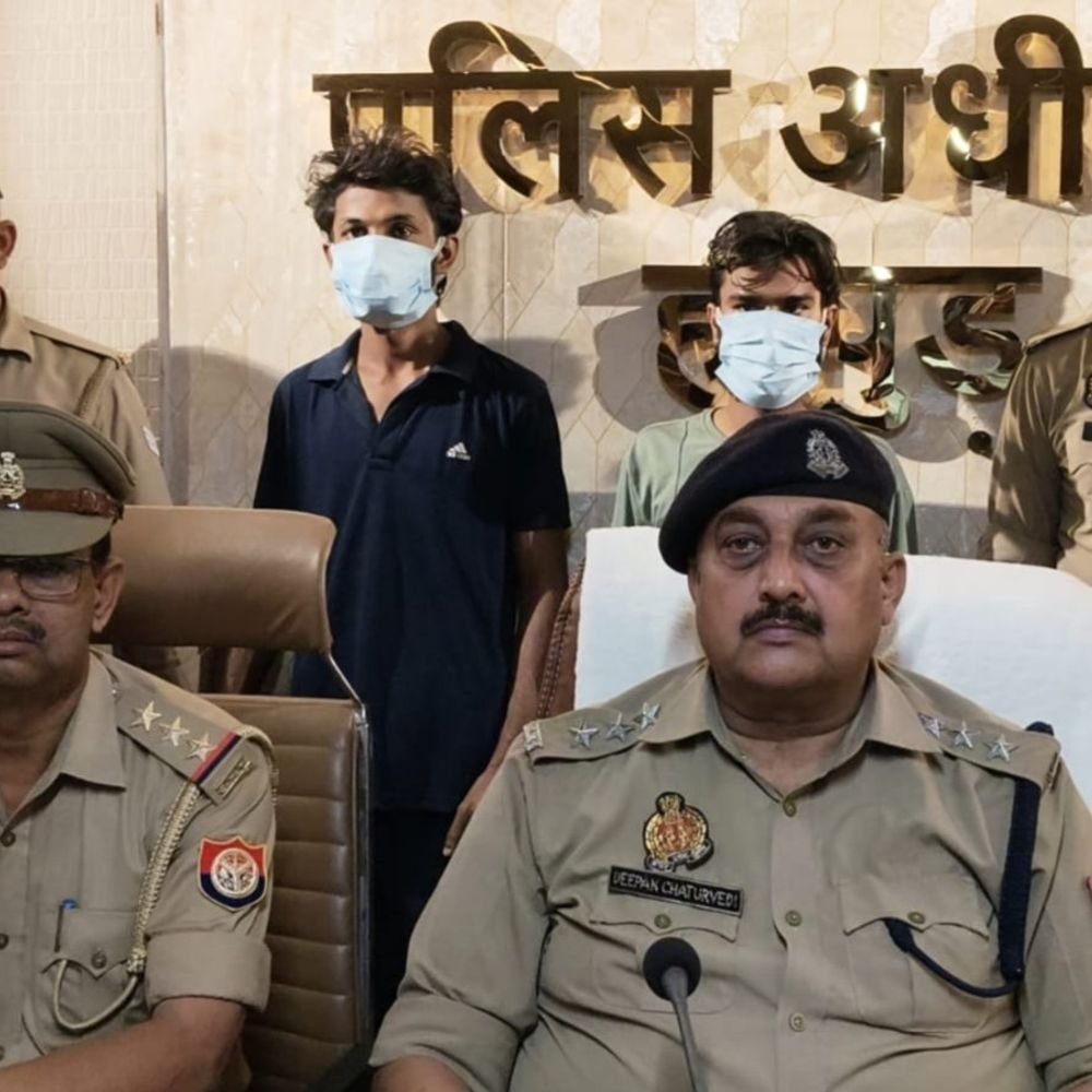 उधार के पैसे मांगने पर दोस्त ने की हत्या:हापुड़ में दो आरोपी गिरफ्तार, रॉड से सिर पर वार कर हत्या का आरोप