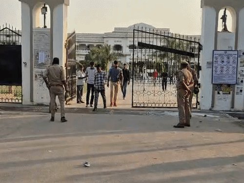 UPSSSC PET 2026 के एडमिट कार्ड जारी:परीक्षा तिथि अनुसार जारी किए जा रहे प्रवेश पत्र, देखें शेड्यूल