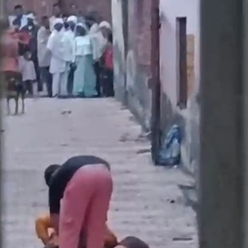 मां–बेटी ने दुपट्टे से घोंटा पति का गला घोटा:पिता ने दौड़कर बचाई बेटे की जान, पत्नी ने बेटी के साथ मिलकर दिया घटना को अंजाम