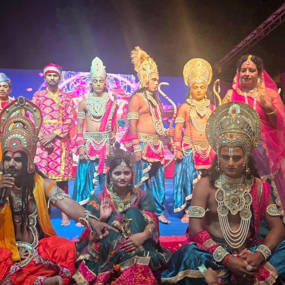 राजनगर एक्सटेंशन रामलीला में धूमधाम से श्रीराम का विवाह:मंथरा कैकेयी संवाद और दशरथ कैकेयी संवाद वन यात्रा का मंचन