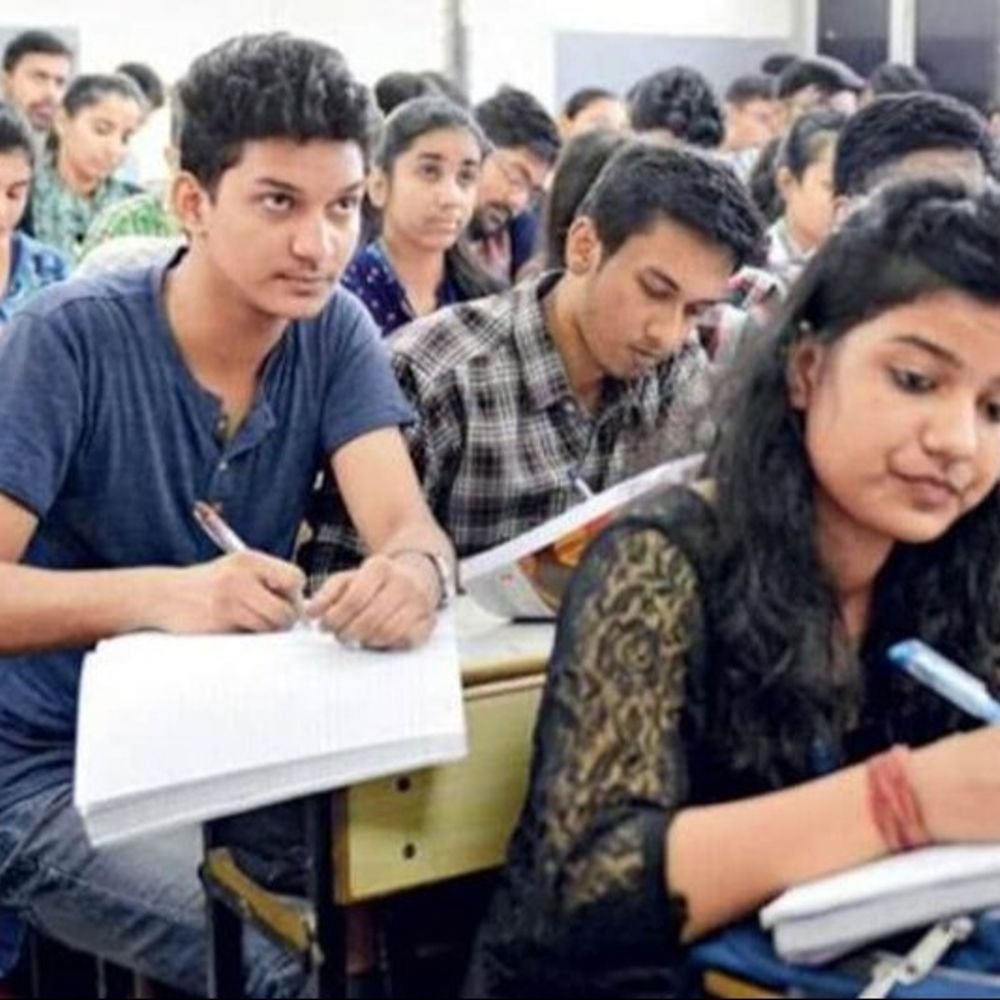 UPSSSC परीक्षा 25 और 30 अक्टूबर व 1 नवंबर को:यूपी के 60 जिलों में दो पालियों में होगी परीक्षा, अभी एडमिट कार्ड जारी नहीं