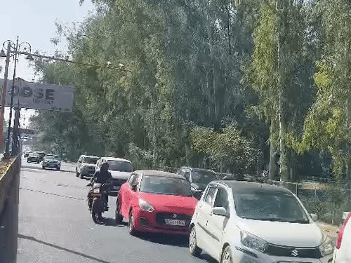 गाजियाबाद में 8 अक्टूबर को फिर मौसम बदलने का अनुमान:तेज हवाओं के साथ हल्की बारिश की संभावना, आज तापमान 34 डिग्री सेल्सियस