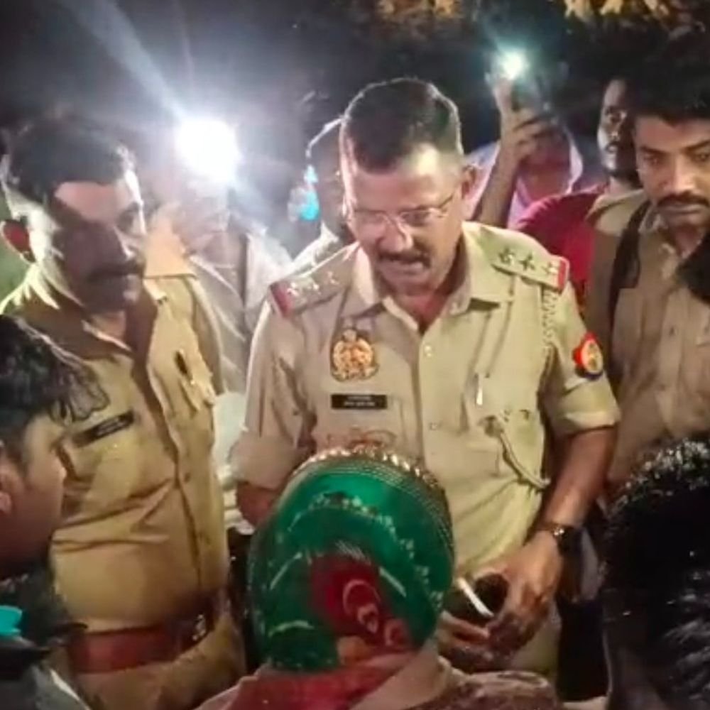 बाराबंकी में लापता युवक का शव गोमती नदी में मिला:परिवार ने हत्या का आरोप लगाकर जाम की सड़क, युवती के परिजनों पर शक
