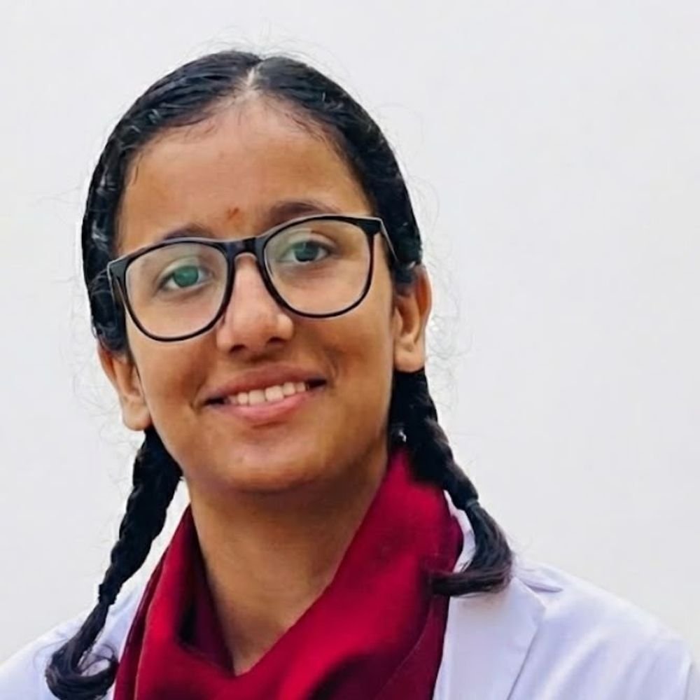 पीलीभीत मेडिकल कॉलेज में छात्राएं टॉप की:एमबीबीएस परीक्षा में खुशबू चौधरी ने 73.22% अंक के साथ पहला स्थान पाया