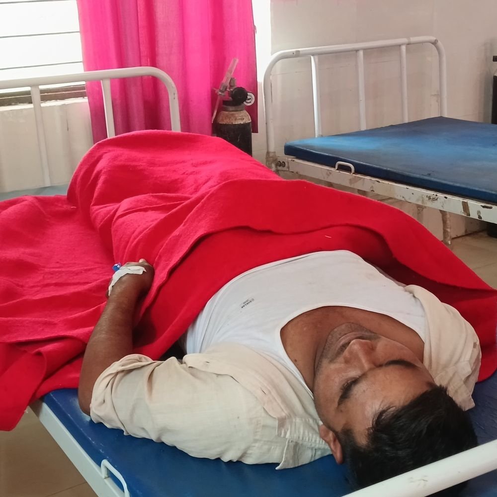 लखीमपुर-खीरी में ई-रिक्शा पलटने से 10 वर्षीय बच्चे की मौत:मोहम्मदी-शाहजहांपुर मार्ग पर ट्रैक्टर-ट्रॉली की टक्कर से 5 लोग घायल, CHC में इलाज जारी