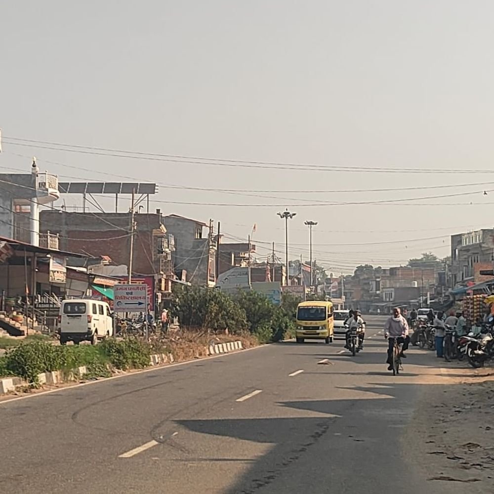 आजमगढ़ में बुधवार को निकली तेज धूप:मंगलवार को दोपहर के बाद बदला था मौसम का मिजाज