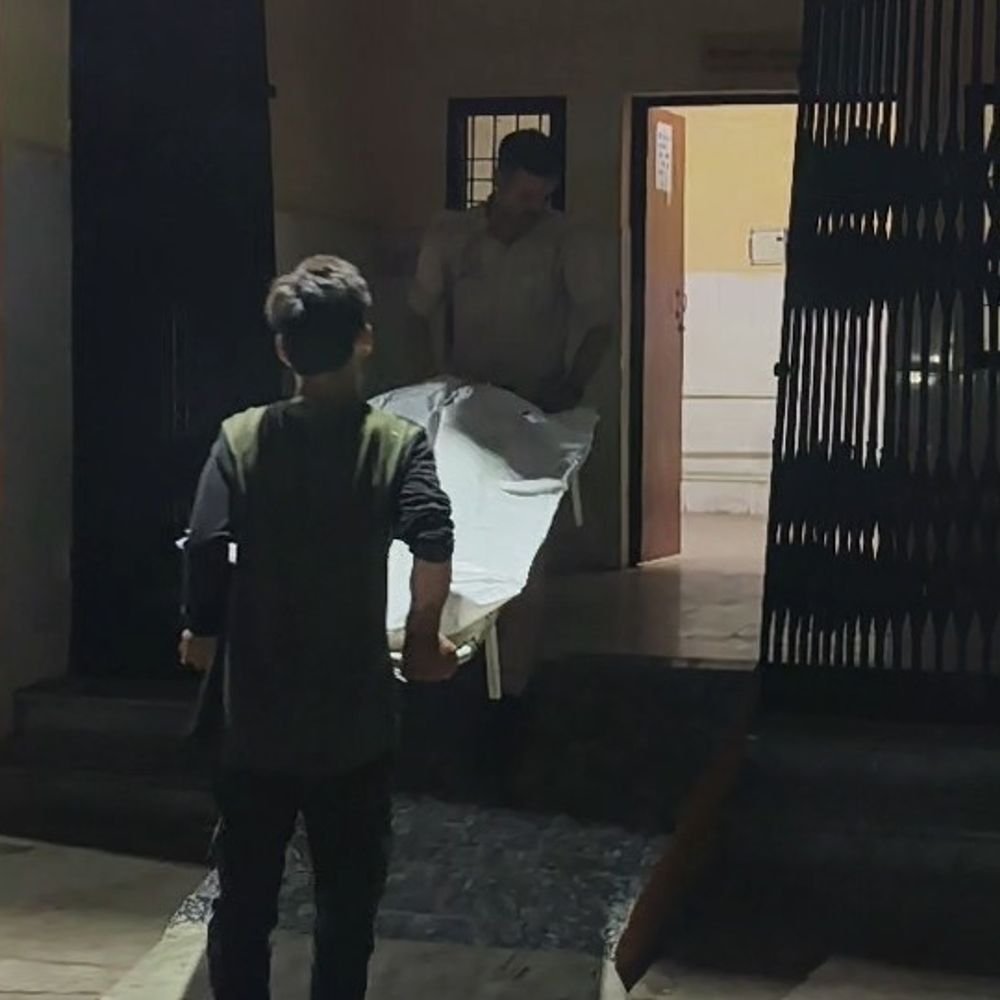 मैनपुरी में नाले में अज्ञात व्यक्ति का शव मिला:शराब के नशे में नाले में गिरने की आशंका, नहीं हुई पहचान